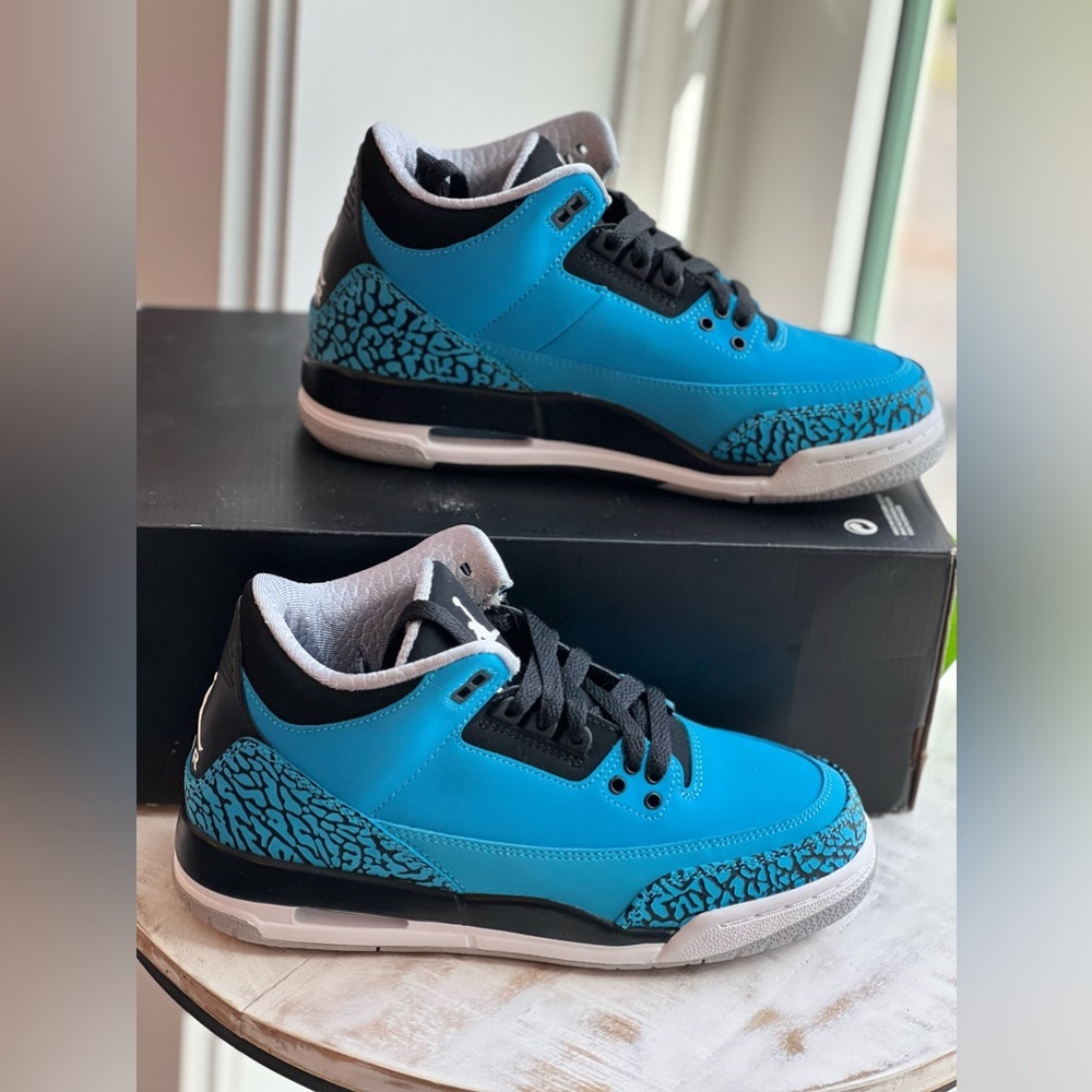 Nike Air Jordan 3 Powder Blue Basketball School size 5y New Sneakers